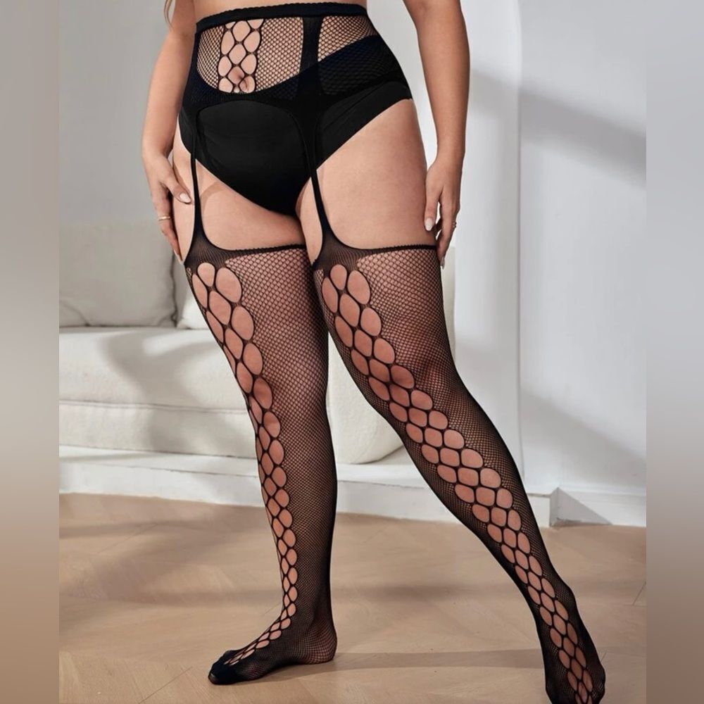 Plus Size Cut Out Fishnet Suspender Stockings - Picture 4 of 5